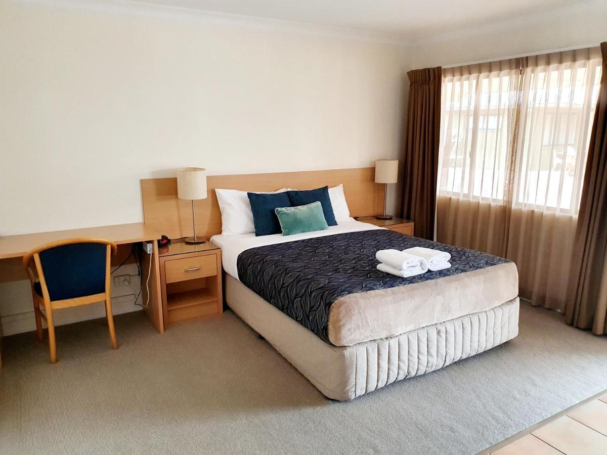 Rockhampton Palms Motor Inn ภายนอก รูปภาพ